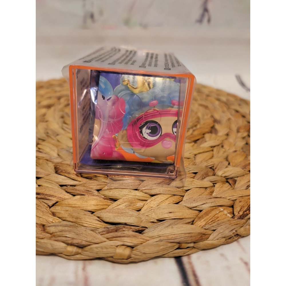XOX Kweenie Quirky Kweens Mystery Figurine & Display Case NEW With Open Box - Picture 11 of 11